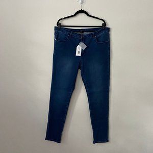 UNIVERSAL STANDARD - Mid-Rise, Medium-Wash Blue Jeans